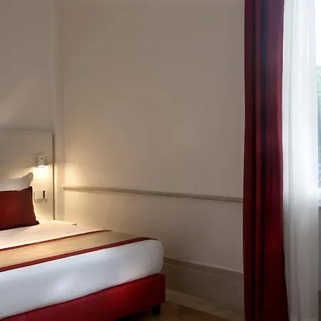 לינה וארוחת בוקר Primavilla Relais 4*