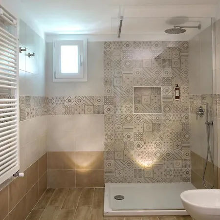 לינה וארוחת בוקר Primavilla Relais 4*